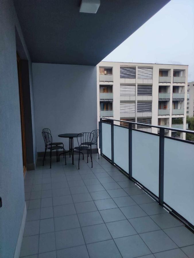 Apartamenty Metro Targowek 27 Варшава Екстериор снимка