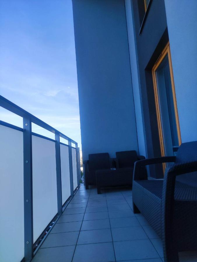 Apartamenty Metro Targowek 27 Варшава Екстериор снимка